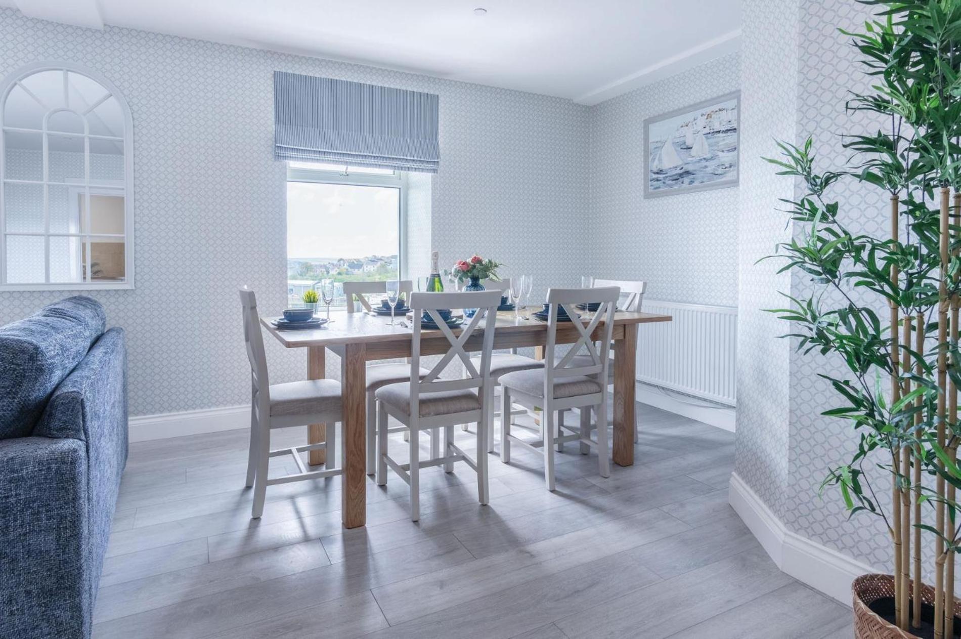 Haven View - 2 Bedroom - Apartment Milford Haven