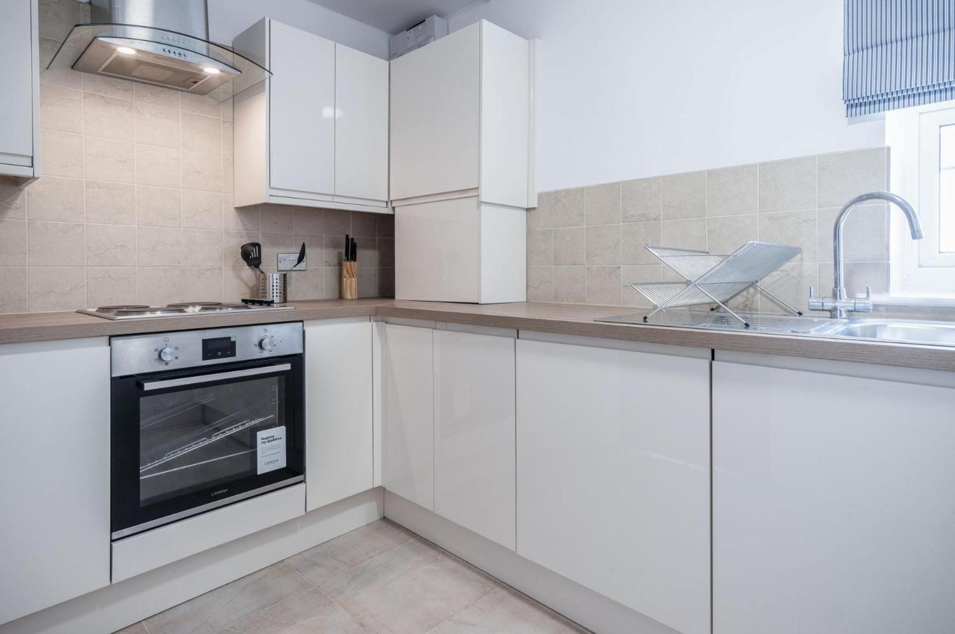 Haven View - 2 Bedroom - * Milford Haven