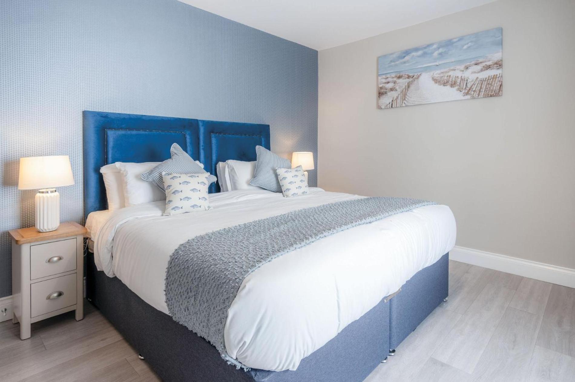 Haven View - 2 Bedroom - * Milford Haven