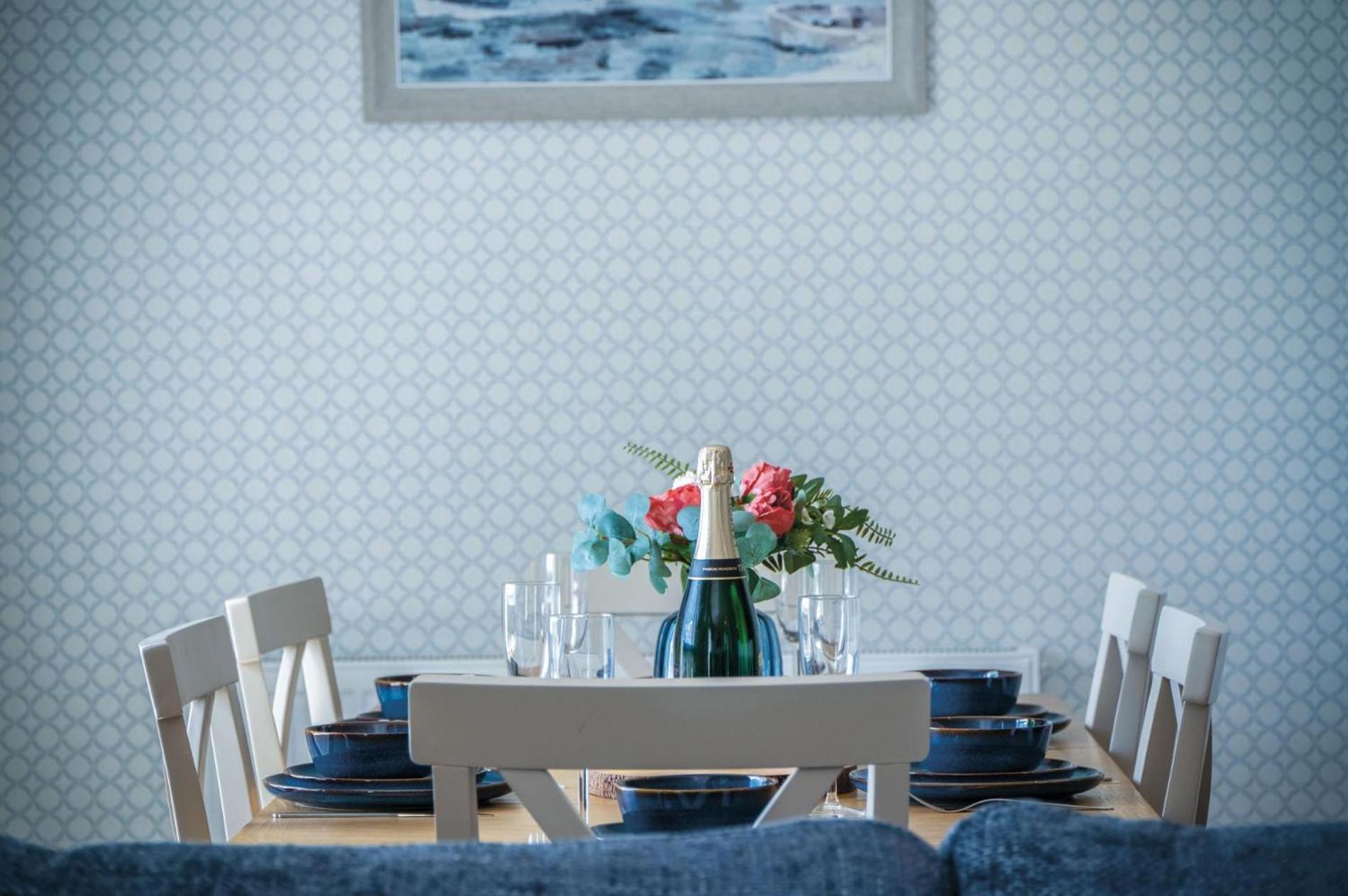 Haven View - 2 Bedroom - * Milford Haven
